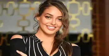 يداي وقدماي ترتجفان.. من هي ديلان دينيز وماذا قالت عن انتقال محمد صلاح إلى بشيكتاش؟