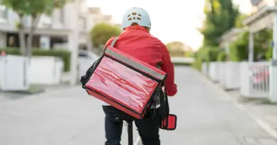 كشف حقيقة إدعاء عامل توصيل لمحاولة سيارة شرطة تتبعه لإنهاء حياته بالقاهرة