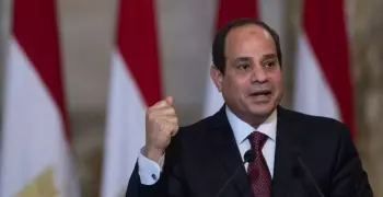 السيسي: «العامل اللي وزنه زايد مبيشتغلش.. ولما تحس انك مظلوم اشتغل أكتر» (فيديو)