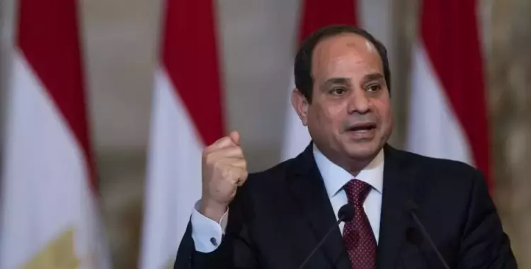  السيسي: «العامل اللي وزنه زايد مبيشتغلش.. ولما تحس انك مظلوم اشتغل أكتر» (فيديو) 