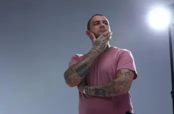 سبب غياب الفنان أحمد الفيشاوي عن جنازة والدته