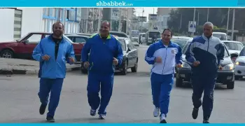 صور| رئيس جامعة بورسعيد يشارك في مارثون جري للطلاب