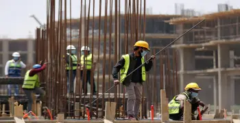 بعد تعليق الدراسة.. موظفون يطالبون بتعطيل العمل غدا الأربعاء 1 أبريل