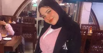 قصة رنيم وائل ودهس والدتها لها بسبب الحجاب.. ماذا فعلت الأم بإبنتها؟