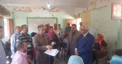 307 من طلاب الثانوية حصلوا على الدرجة النهائية في امتحان الكيمياء.. عينة عشوائية