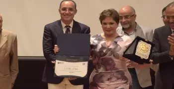 الجامعة البريطانية تكرم لبلبة وسوزان نجم (صور)