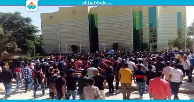 طلاب معهد العاشر: «لا سبيل للتراجع عن إقالة العميد رمز الفساد»