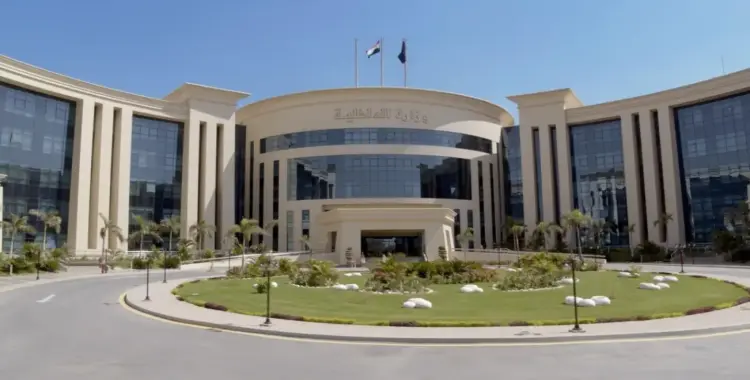  الداخلية تعلن ضبط قيادات بحركة حسم لارتكابها استهداف منشآت أمنية واقتصادية 