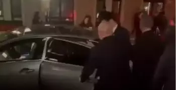 فيديو طرد وهروب سفيرة إسرائيل من إحدى الجامعات البريطانية بعد التظاهر ضدها