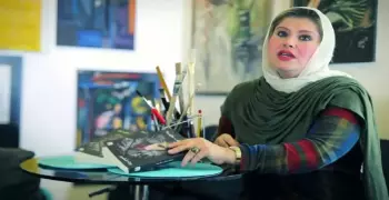 كويتيون يتنمرون على مواطنة تزوجت من مصري: «ما لقيتي إلا مصري!» (فيديو)