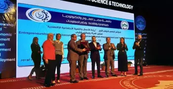 وزير المالية لطلاب جامعة مصر: المرأة أقوى من الرجل ودراعي اليمين في الوزارة «ست»