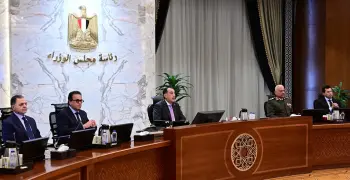 الوزراء يوافق على مد ترخيص شركات تنقب عن البترول في خليج السويس