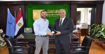 باحث جامعة الإسكندرية يفوز بجائزة أفضل 5 باحثين شباب على مستوى العالم