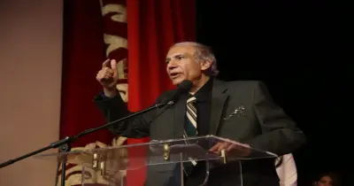 من هو عمرو دوارة الذي توفي اليوم؟.. مؤرخ ومخرج مسرحي