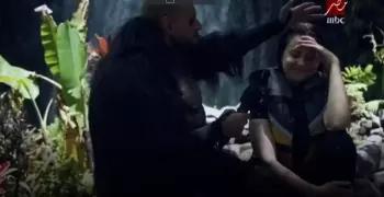رد فعل ريا أبي راشد بعد اكتشاف مقلب «رامز في الشلال».. صدمة وصراخ وضرب