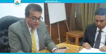 وزير التعليم العالي يُجيب على تساؤلات متابعي صفحة الوزارة بموقع «فيس بوك» «فيديو»