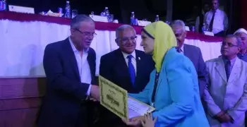 رئيس جامعة المنيا يشهد حفل تكريم الأمهات المثاليات «صور»