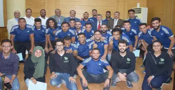 رئيس جامعة بنها يكرم الطلاب الفائزين بالمسابقات الرياضية على مدار العام