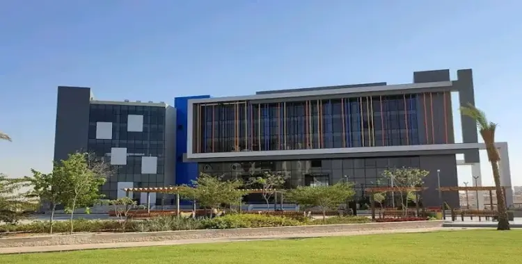  رابط منحة جامعة جزيرة الأمير إدوارد 2025 لطلاب الثانوية العامة 
