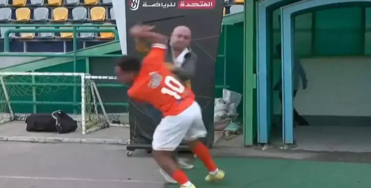  فيديو خناقة أحمد شاهين وعلاء نوح.. لاعب يضرب مدربه 