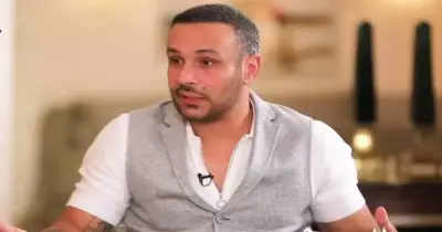 تصريحات محمد عطية: رفض الدين مقابل الإنسانية وهاجم رافضي التقبيل بالأفلام (فيديو)