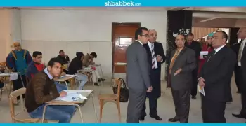 رئيس جامعة أسيوط يشدد على تواجد أطقم طبية وسيارات إسعاف بلجان الامتحانات