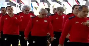 شاهد| السيسي يستقبل لاعبي المنتخب ويوجه كلمة لصلاح