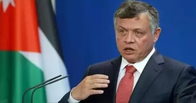 ملك الأردن يتنكر في زي عجوز لمراقبة الخدمات المقدمة للمواطنين سرا (فيديو وصور)