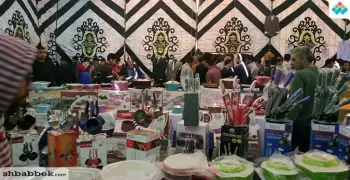 معرض منتجات في جامعة الأزهر بمناسبة عيد الأم بتخفيضات 50%