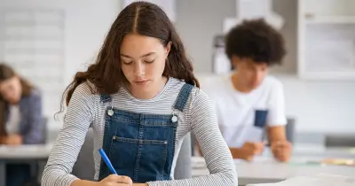كتاب الوزارة كيمياء لغات تالتة ثانوي 2026 pdf
