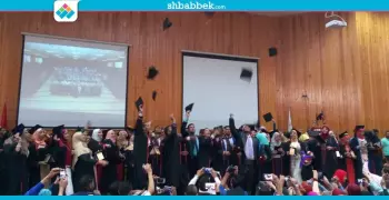 بالشعر والغناء.. تخريج الدفعة الـ18 «بآداب فلسفة» أسيوط (صور)