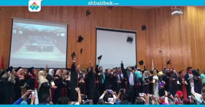 بالشعر والغناء.. تخريج الدفعة الـ18 «بآداب فلسفة» أسيوط (صور)