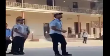 شرطة مدرسية برتبة لوا.. فيديو الشرطة المدرسية في السعيدية