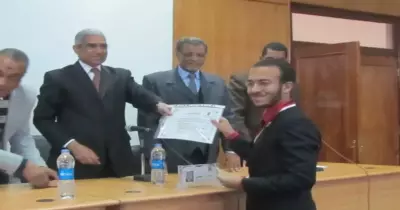 جامعة جنوب الوادي تكرم الفائزين في مسابقة «الطالب المثالي»