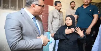 أقال المدير واستمع لشكاوي المرضى.. تفاصيل زيادة محافظ قنا للمستشفى العام (فيديو وصور)