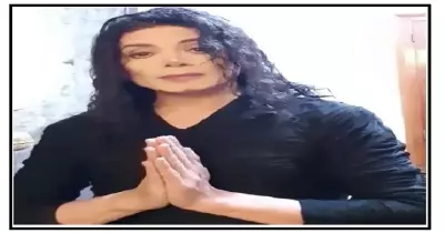 مايكل جاكسون يظهر من جديد ويطلب من جمهوره حضور حفلته القادمة (فيديو)