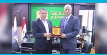 أستاذ بجامعة الإسكندرية يفوز بجائزة البحث العلمي المتميز