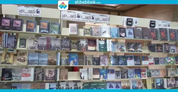 «الحق استفيد».. خصم 50% على كتب مركز اللغات بجامعة القاهرة (صور)