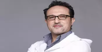 شريف مدكور في أولى حلقاته بعد العملية : السرطان قواني مكسرنيش