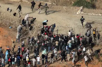 ماذا يحدث في سبتة؟.. أزمة غير مسبوقة تهز الحدود الإسبانية