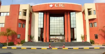 الجامعة الكندية تنظم معرضا للتوظيف