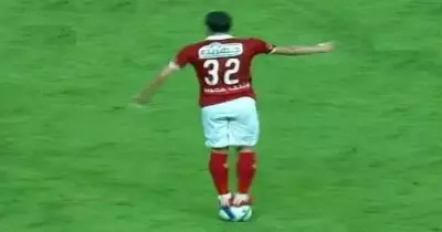 ماذا قال حسام غالي عن وقوف رمضان صبحي على الكرة؟