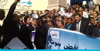 صور | وقفة احتجاجية لأوائل الخريجين أمام نقابة الصحفيين