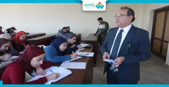 تعليق عميد «فنون بنها» على اتهامه بالإساءة للطالبة المنتقبة
