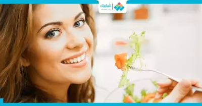 للحفاظ على جمالك..10 أطعمة تساعدك