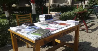 حملة «فيد واستفيد» لطلاب «إعلام القاهرة» (صور)