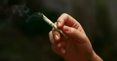 هل تجوز الصلاة بعد التدخين أو شرب الحشيش؟.. دار الإفتاء تجيب (فيديو)