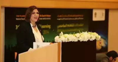 آداب عين شمس تكرم الطلاب المتميزين