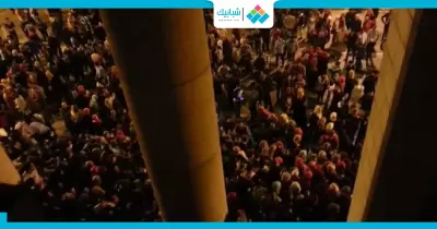 «طلاب القاهرة» يتظاهرون بعد منعهم من دخول حفل هاني شاكر
