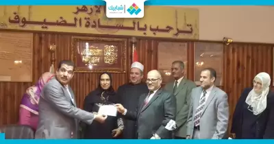 رئيس جامعة الأزهر: يكرم المشاركين ببرنامج محو أمية الكبار (صور)